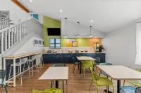 Spark by Hilton Cedar Falls