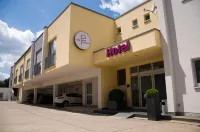 Hotel Stadt Püttlingen Hôtels à proximité de : ZF Friedrichshafen AG