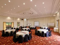 Jambuluwuk Convention Hall & Resort Batu Hotels near Batu Townsquare