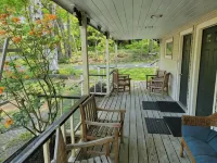 Hawks House Inn