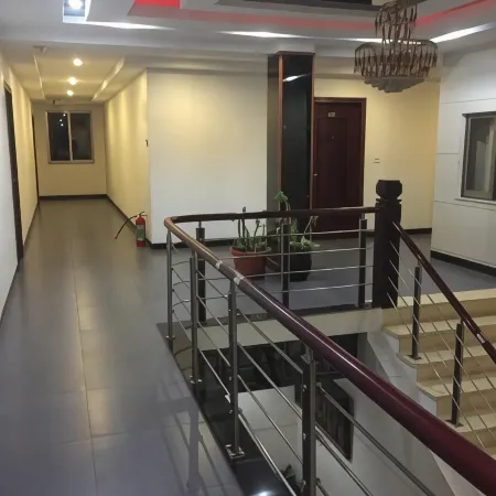 Emerald Hotel & Restaurant Отели в г. Тонгатапу