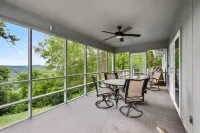 Welcome to Owl Hollow Retreat! Stunning mountain and valley views.