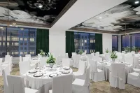 AC Hotel Greenville - فطور
