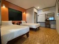 Eclipse Hostel and Bar