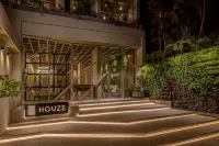 HOUZE Stay & Residences by AVA Hoteles cerca de Shopping del Sol