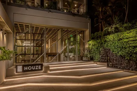 HOUZE Stay & Residences by AVA