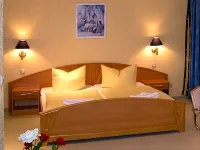 Waldhotel Seelow Hotels in Neuhardenberg