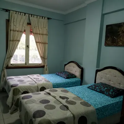 Kondominium Hotel Lippo Carita Selatan Ana Zayna Hôtels à : Labuan