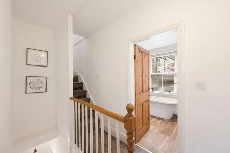 Host & Stay - March Cottage Отели рядом с достопримечательностью «Шерифф Филдс»