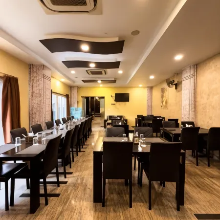 Hotel Royal Palm - A Budget Hotel in Udaipur