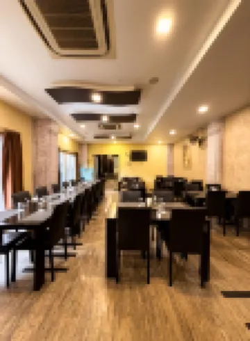 โรงแรม รอยัล ปาล์ม - โรงแรมราคาประหยัดในอุดัยปุร์