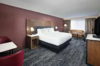 DoubleTree by Hilton Manhattan, KS Các khách sạn gần Flint Hills Discovery Center
