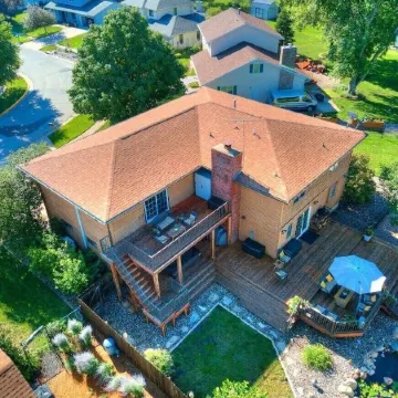 Spacious 5-bedroom house in enchanting Ames with Wi-Fi, Close to the Action!!