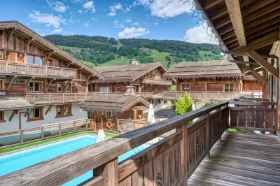 Les Loges Blanches Hotel dekat Golf Du Mont D Arbois