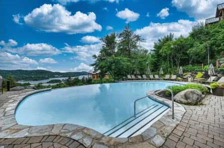 Equinoxe by Rendez-Vous Mont-Tremblant Отели рядом с достопримечательностью «Ski de fond Mont-Tremblant»