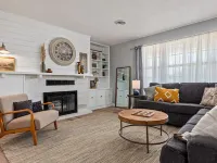 Kid Friendly. Outdoor space. Fully stocked kitchen. Bright and clean. Hotels in Mountain Home