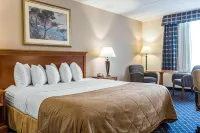 Clarion Hotel and Conference Center Hotels in Islandia