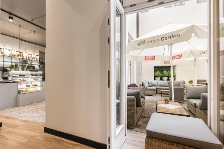 Venetian House Market Square Aparthotel Отели в г. Краков