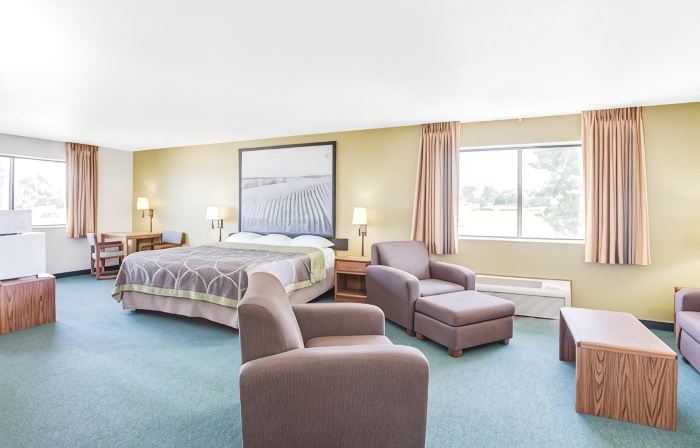 Super 8 by Wyndham Oelwein