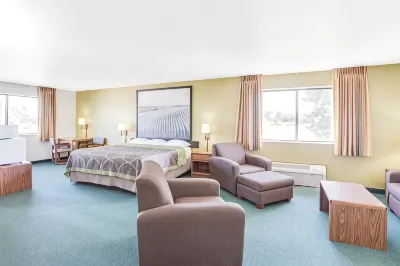 Super 8 by Wyndham Oelwein Hotel a 