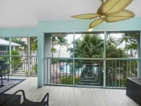 Stunning beachfront condo next to restaurant & a short drive to famous RumPoint Hotels in Rum Point