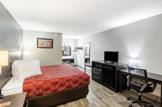 エコノ ロッジ クレストビュー サウス のホテル