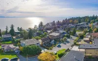 3 BR Seaside Bliss-Close to the beach-OCEAN VIEW!