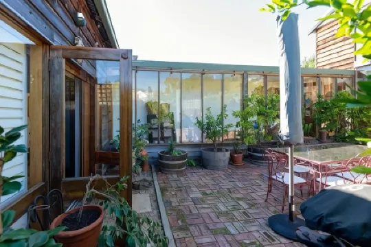 At Eleven Отели рядом с достопримечательностью «Long Beach»