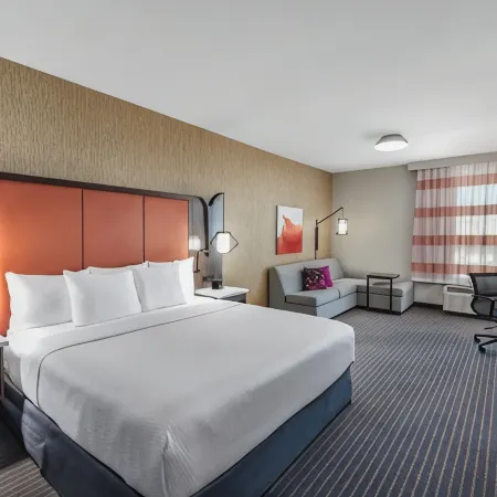 La Quinta Inn & Suites by Wyndham Houston East at Sheldon Rd