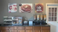 Lincoln Inn Fredericton - breakfast