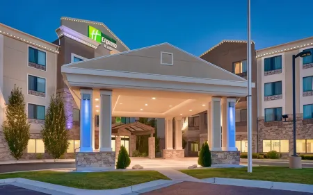 Holiday Inn Express & Suites Orem-North Provo Отели в г. Орем
