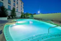 Holiday Inn & Suites Phoenix Airport
