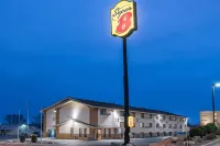 Super 8 by Wyndham Bismarck