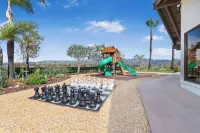 Poway Panorama Peak - Pool, Spa, Sleeps 24!
