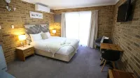 Hawks Nest Motel