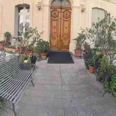 studio with garden in the city center near the sea Hotel Exterior