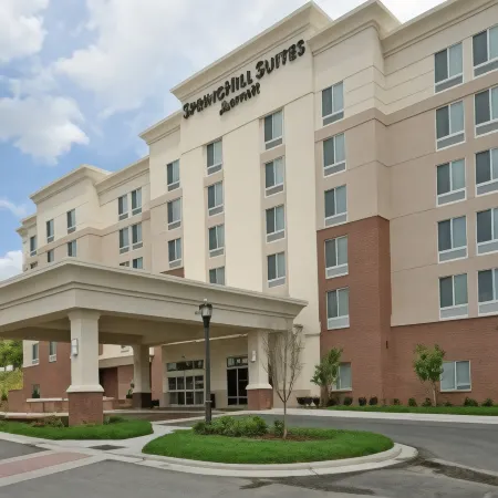 SpringHill Suites Raleigh Cary Отели рядом с достопримечательностью «Aspen Center»