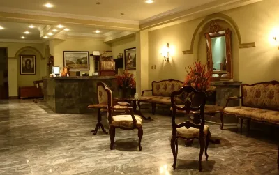 Capital Plaza Hotel Hotele w: 