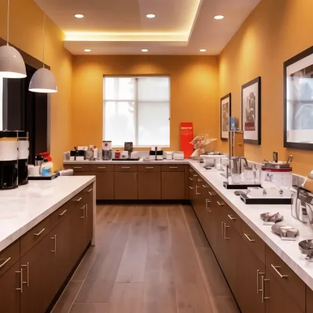 Hampton Inn & Suites Buena Park Отели рядом с достопримечательностью «Jain Centre of Southern California»