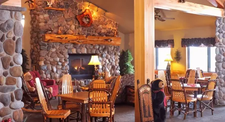 AmericInn by Wyndham Oswego Отели в г. Освего