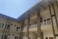 RedDoorz Near Universitas Muhammadiyah Purwokerto Hotels in Bojongsari Subdistrict