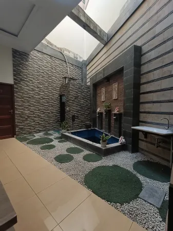 Hotel Binamu Syariah Jeneponto Отели в г. Binamu