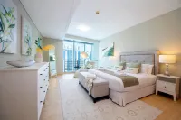 Fabulous Duplex with Breathtaking Lake Views Hotels in Sheikh Zayed / DIFC