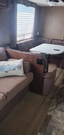 Cozy RV Cabin Sitting on a Privately owned Campground in wonderful Lincolnton NC