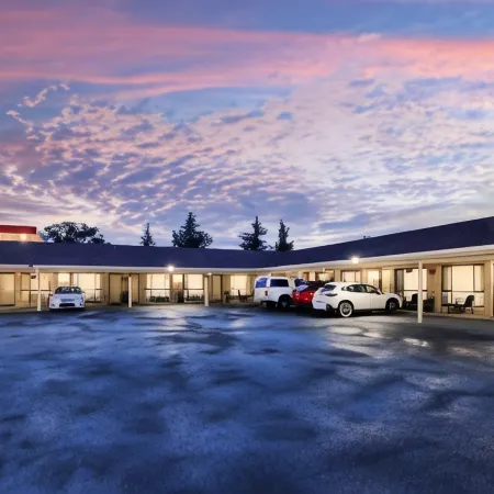 Top of the Town Motel