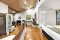 Hunchy Hideaway Hotels near Mapleton Observatory