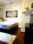 Charm Near Cleve Clinic/Cwru/UH - Larchmere Blvd w/Porch - balcony