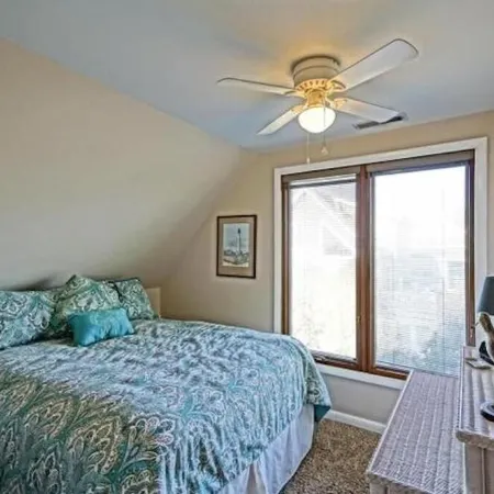 Lewes Beach Retreat 2 Minute Walk to Bay!