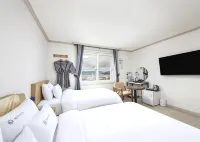 Mj Hotel