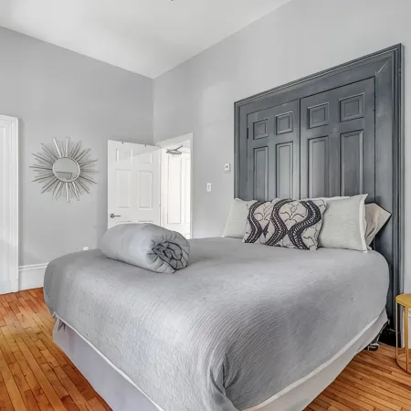 Charming first floor flat in historic old south district near waterfront